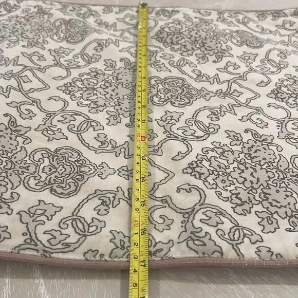 Table Runner - Picture 6 of 6